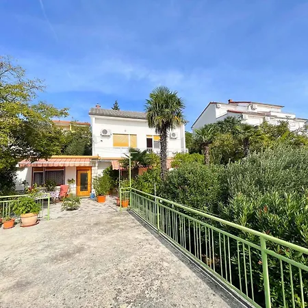 In 41603 Apartment *