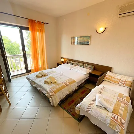 In 41603 Apartment *