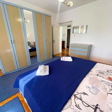 In 41603 Apartment *